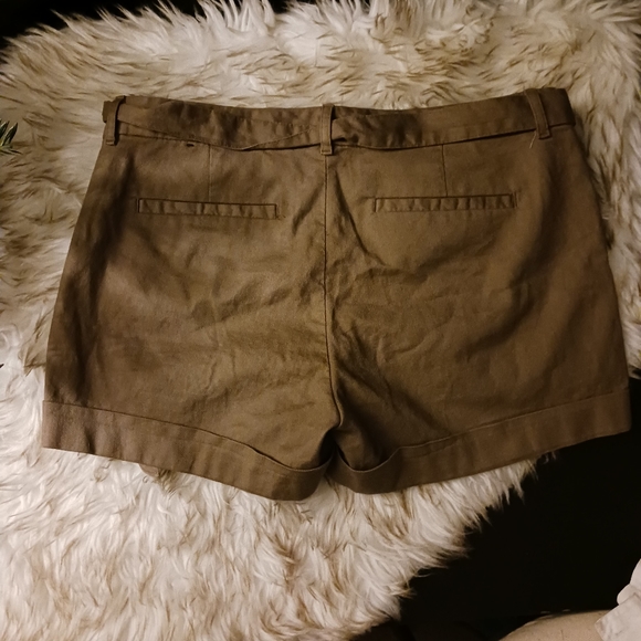 Banana Republic belted shorts - Picture 4 of 6